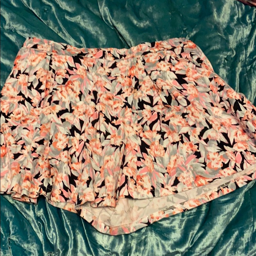 Women’s floral skort